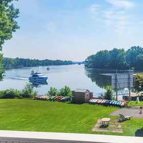 Primary image1沃特福德哈德遜河畔運河公寓,特洛伊储蓄银行音乐厅飯店