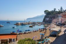 อื่นๆ Leucosia in Sorrento