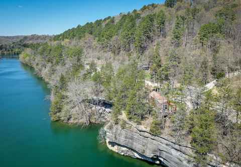 Lainnya Cliffside Eureka Springs Cabin w/ Beaver Lake View