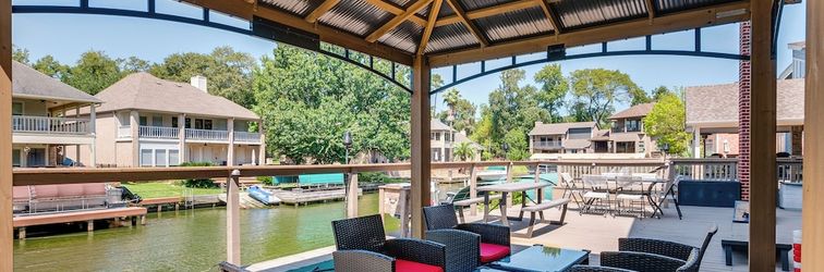 其他 Beautiful Montgomery Home w/ Lakefront Deck!