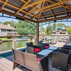 Primary image1美麗的蒙哥馬利之家，附湖濱甲板，Resort Attractions, Inc.飯店