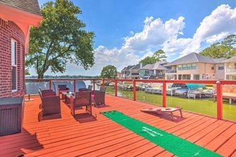 อื่นๆ 4 Beautiful Montgomery Home w/ Lakefront Deck!