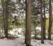 Lainnya 7 Homey Long Barn Cabin w/ Deck & Fire Pit!