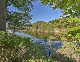 Lainnya 2 Lovely Kalamazoo River Home w/ Dock & Hot Tub