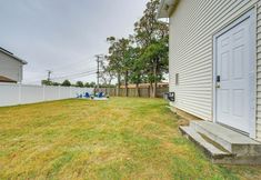 其他 5 Bay Shore Vacation Rental w/ Shared Yard!