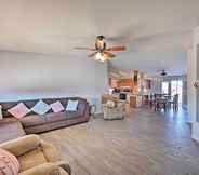 Lain-lain 4 Pet-friendly Yuma Retreat w/ Yard!