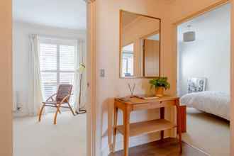 Others 4 Light & Modern 2BD Flat With Balcony - Brick Lane