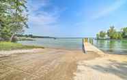 Others 7 Family Getaway w/ Deck: 1/4 Mi to Torch Lake!