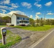 อื่นๆ 6 Freeville Home w/ Covered Porch Near Cayuga Lake!