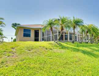 Lainnya 2 Cape Coral Vacation Home on Canal w/ Pool, Hot Tub