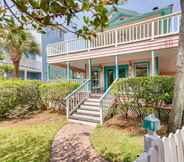 Others 2 Santa Rosa Beach House: Screened-in Porch & Deck!