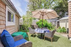 Others Point Lookout Cottage - Walk to Beach!