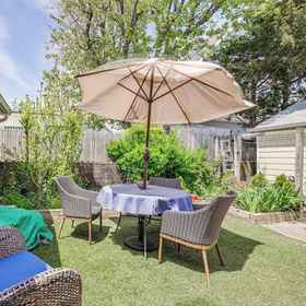 Interior1Point Lookout Cottage - Walk to Beach!,琼斯海滩剧院飯店