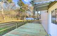 Others 7 Lake Grove Getaway ~ 7 Mi to the Beach!