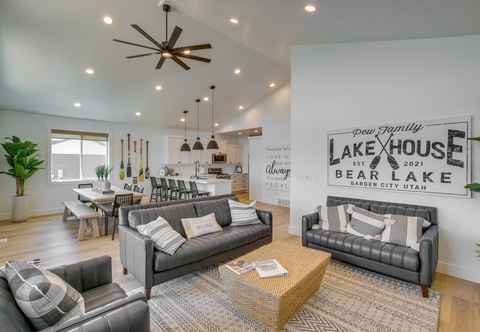 Khác Modern Home + Deck, Lake View & Resort Access