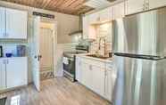 Khác 3 Chic Cottage w/ Private Yard: Steps to Beach!