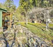 Others 4 Pioneer Cabin Retreat w/ Grill & Mtn Views!