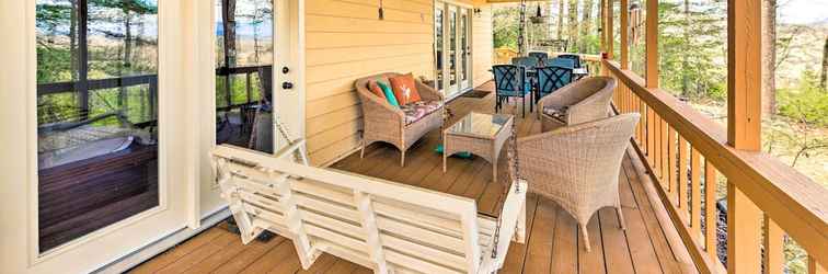 อื่นๆ Franklin Cabin: Deck With Smoky Mountain Views!