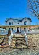 Primary image Spacious Weaverville Vacation Rental Home!