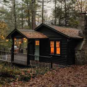 Primary image1現代河畔小屋:波科諾山林逃逸,Brook House Gallery Incorporated飯店