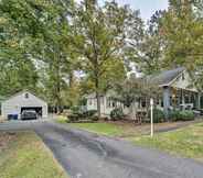 Lain-lain 7 Burgaw House w/ Large Covered Porch & Swing!