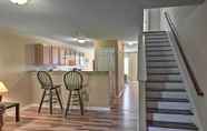 Others 7 Cozy Greensboro Townhome ~ 7 Mi to UNC Campus