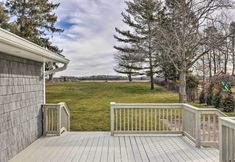 기타 6 Mattituck Home w/ Fireplaces - Near Wineries