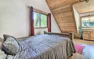 Others 2 Cozy Rhododendron Cabin: Hike & Ski Nearby!