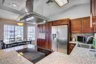 Lainnya Condo w/ Pool Access ~ 7 Mi to Dtwn Chandler!