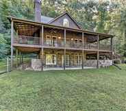 Others 5 Cozy Brasstown Cabin: Deck, Grill + Kayaks!