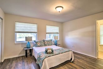 Lainnya 4 St Petersburg Hideaway w/ Fire Pit & Grill!