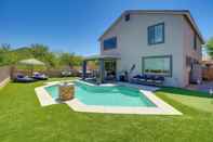 Others Grand Desert Oasis w/ Hot Tub & Pool!