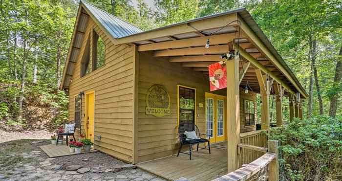 Lainnya 'bumblebee Cottage' Murphy Retreat w/ Hot Tub