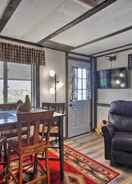 Primary image Cozy Cottonwood Gem: Patio & 180-degree Views