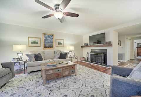 Others Charming Sapphire Condo w/ Resort Amenities!