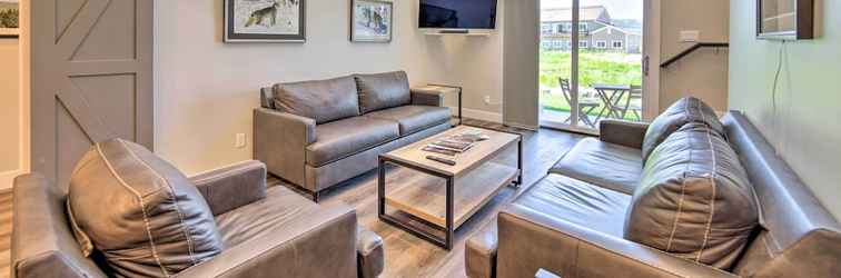 Others Modern Swan Valley Townhome w/ Walking Trails