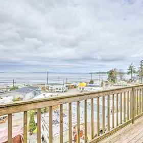 Interior 1 Hilltop Hideout w/ Sweeping Birch Bay Views, Birch Bay State Park Hotels