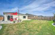 Others 4 Bright Bakersfield Home w/ Fire Pit & Yard!