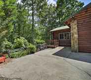 Others 3 Secluded Franklin Getaway w/ 2 Decks + Grill!