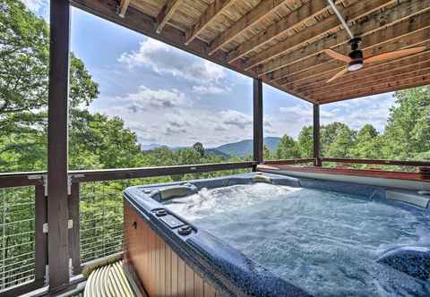 Others Secluded Franklin Getaway w/ 2 Decks + Grill!