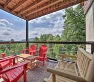 Others 6 Secluded Franklin Getaway w/ 2 Decks + Grill!