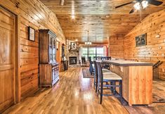 Others 3 Log Cabin w/ Deck & Hot Tub: 5 Mi to Dollywood!