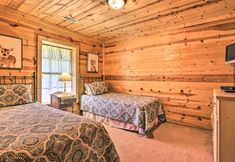 Others 4 Log Cabin w/ Deck & Hot Tub: 5 Mi to Dollywood!