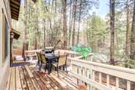 Others Cozy Pine Cabin w/ Fire Pit Near Hiking!