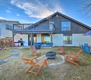 Others 3 Chic Lakefront Granbury Getaway w/ Private Dock!