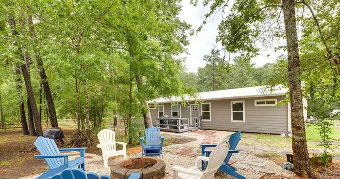 Lainnya Lake Livingston Escape w/ Fire Pit + Gas Grill!