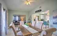 Others 4 Cozy Melbourne Getaway w/ Deck - 5 Mi to Beach!