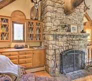 Others 5 40-acre Ski Retreat w/ Hot Tub & Trout Pond!