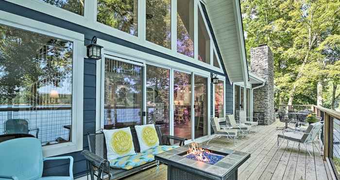 Others Renovated Lakeside Home w/ Private Boat Dock!