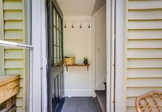 기타 2 Quaint Goshen Apartment w/ Patio!